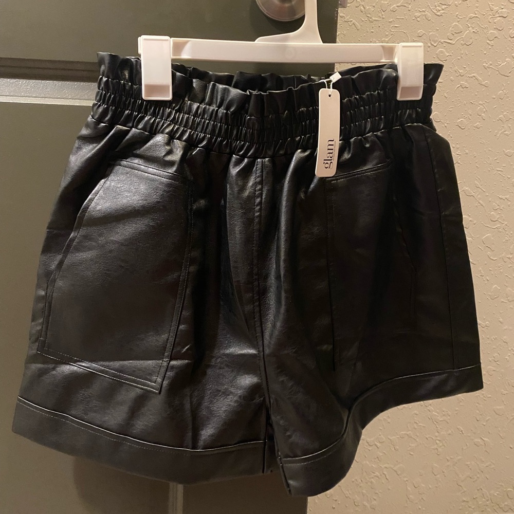 Black pocketed leather shorts